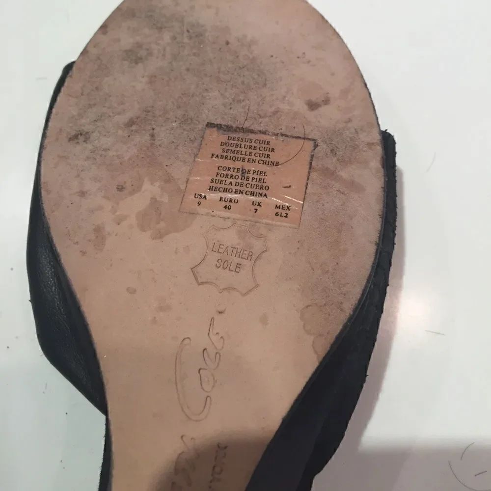 Kenneth Cole Small Heel Size 9 Women’s Suede Heel - Picture 3 of 3